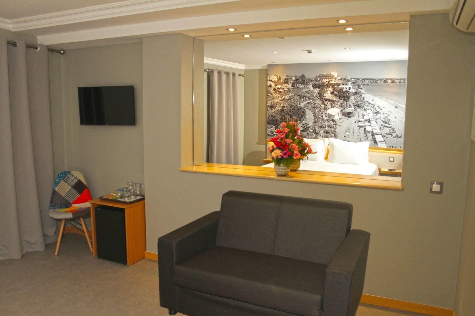 Rocha Prestige - Guest House And Suites ปอร์ติเมา ภายนอก รูปภาพ